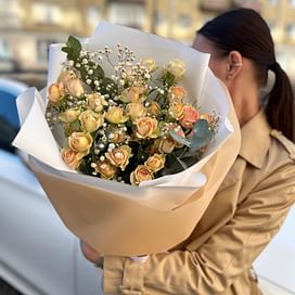 Букет цветов "Лора" Кустовые розы