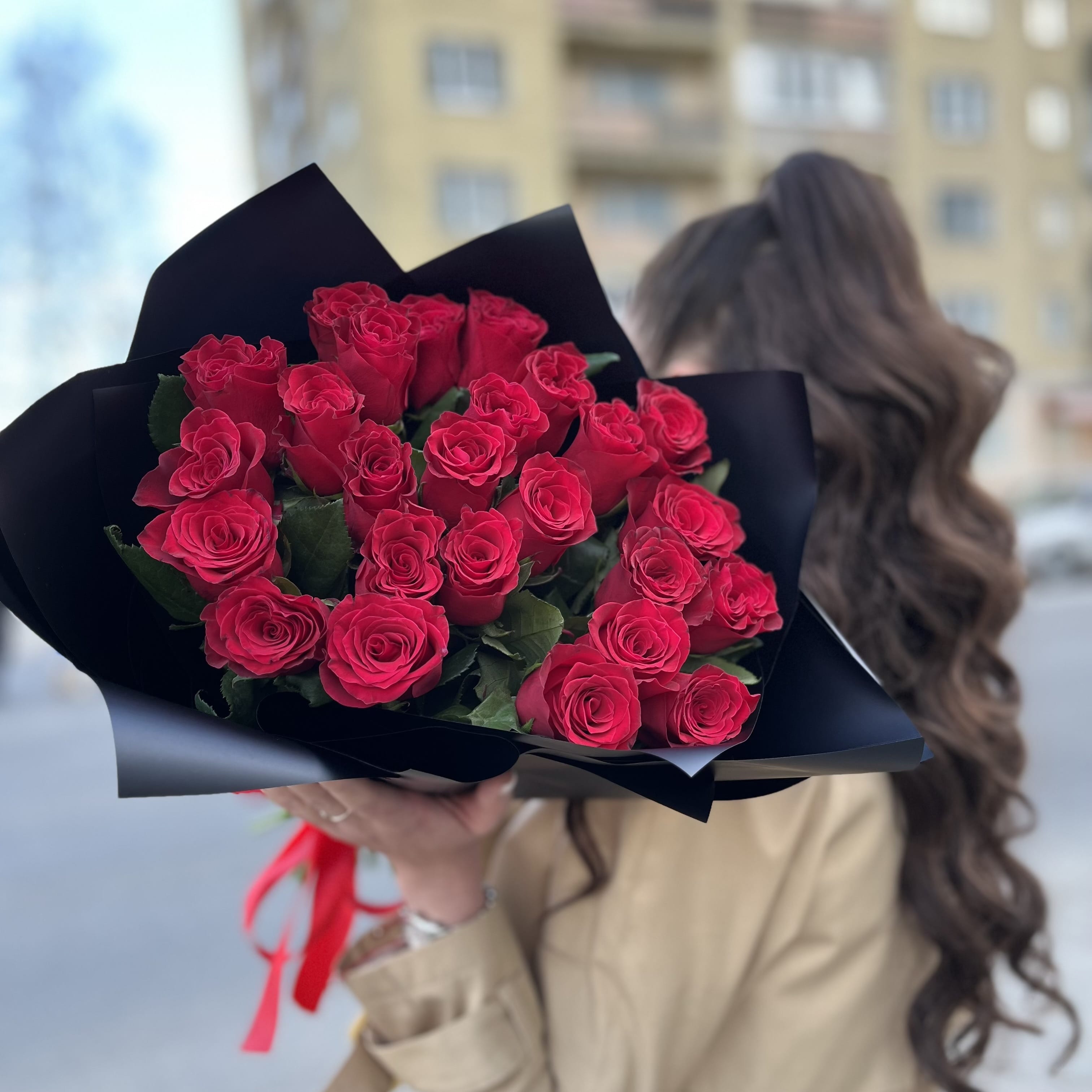 Букет роз "Черный Рыцарь" 25 роз