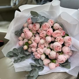 Букет цветов «Париж» Кустовые розы