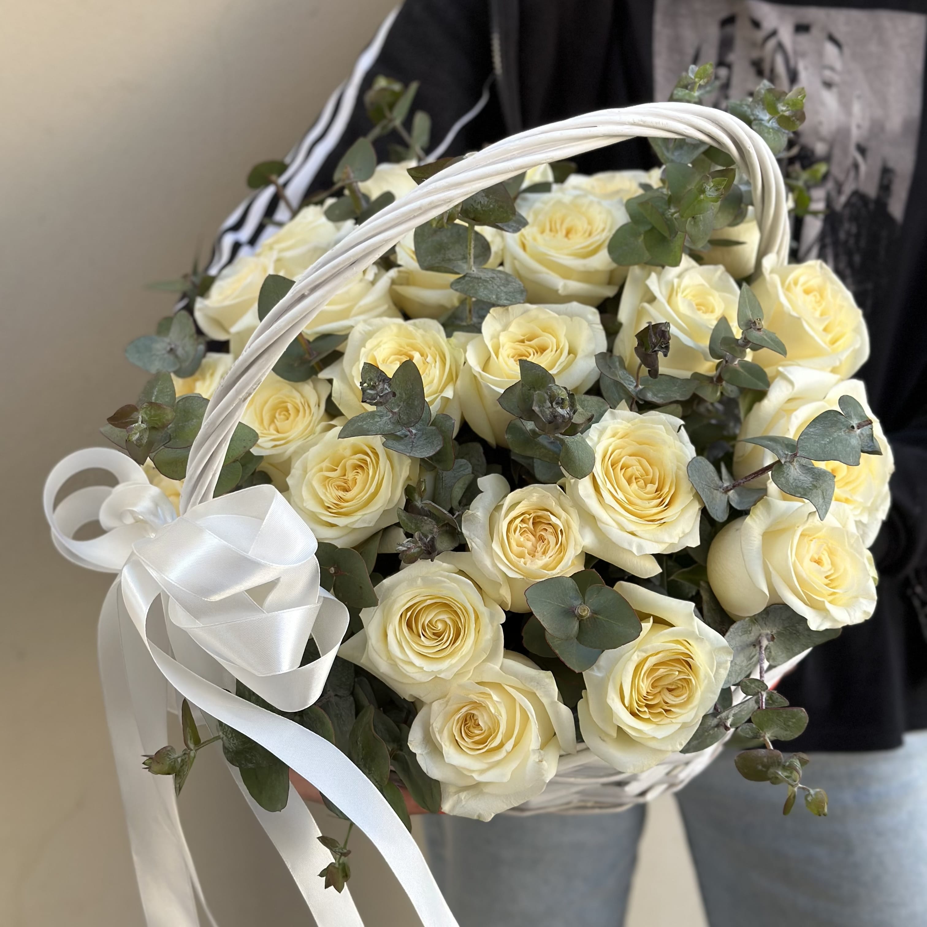 Корзина роз "Анжела" 35 роз