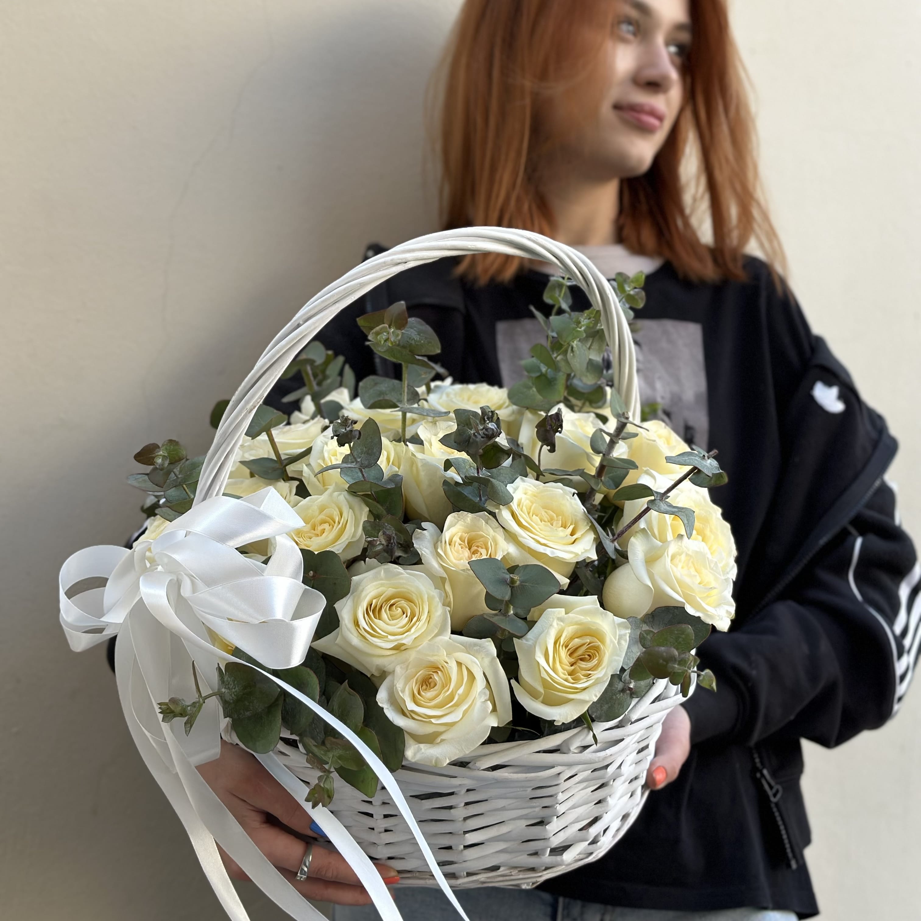 Корзина роз "Анжела" 35 роз