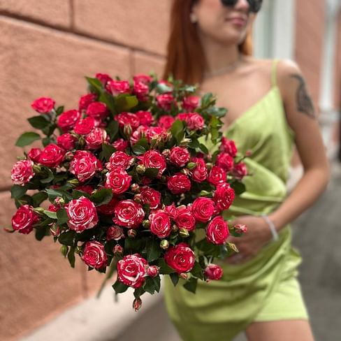 Букет "Юнна" Кустовые розы