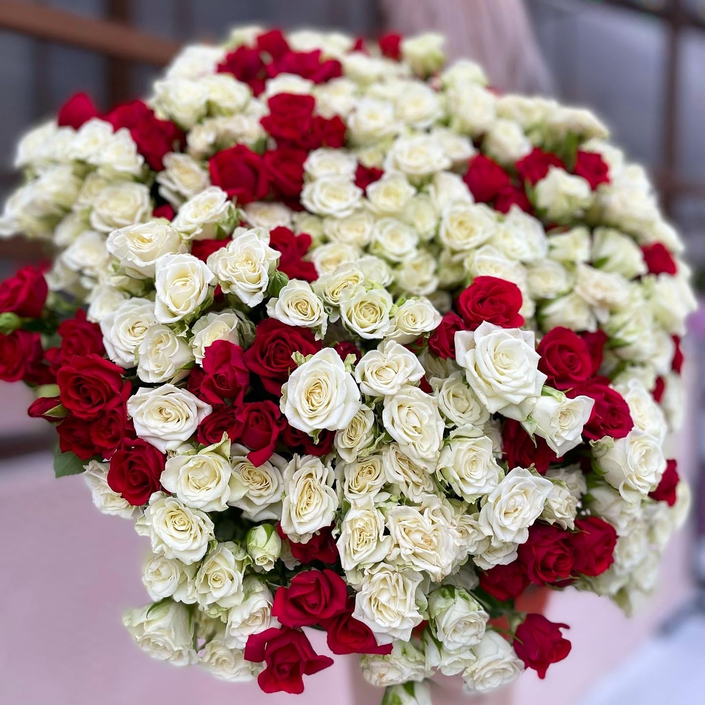 Букет роз "Разнообразие" 101 шт. Кустовые розы