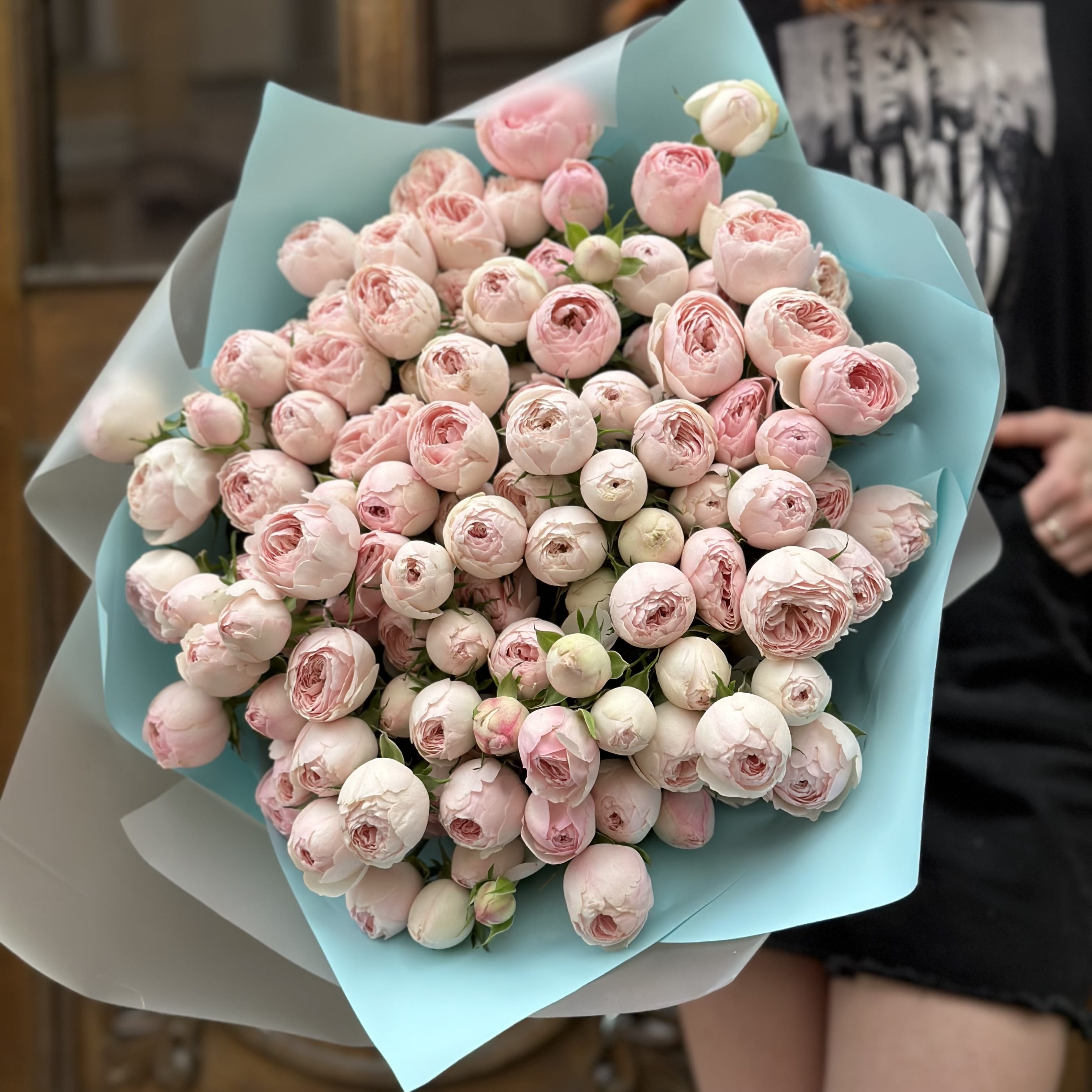 Букет роз "Мэнсфилд" 25 шт. Кустовые розы