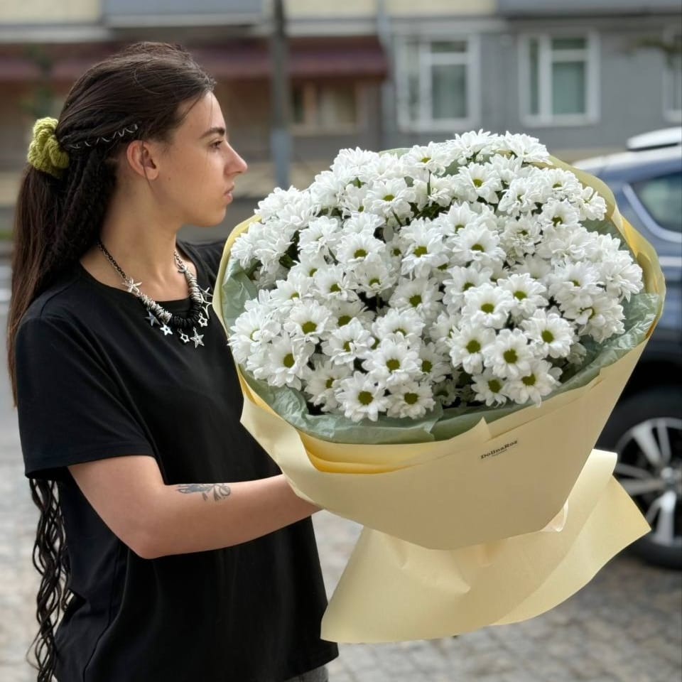 Букет из хризантем "Беззаботная юность" (11 шт)