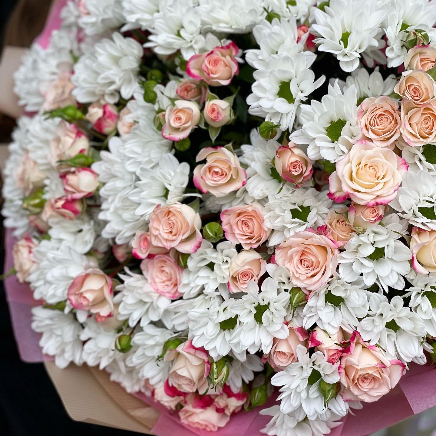 Букет из хризантем "Невада"