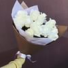 Букет роз «Белые в крафте» 15 роз