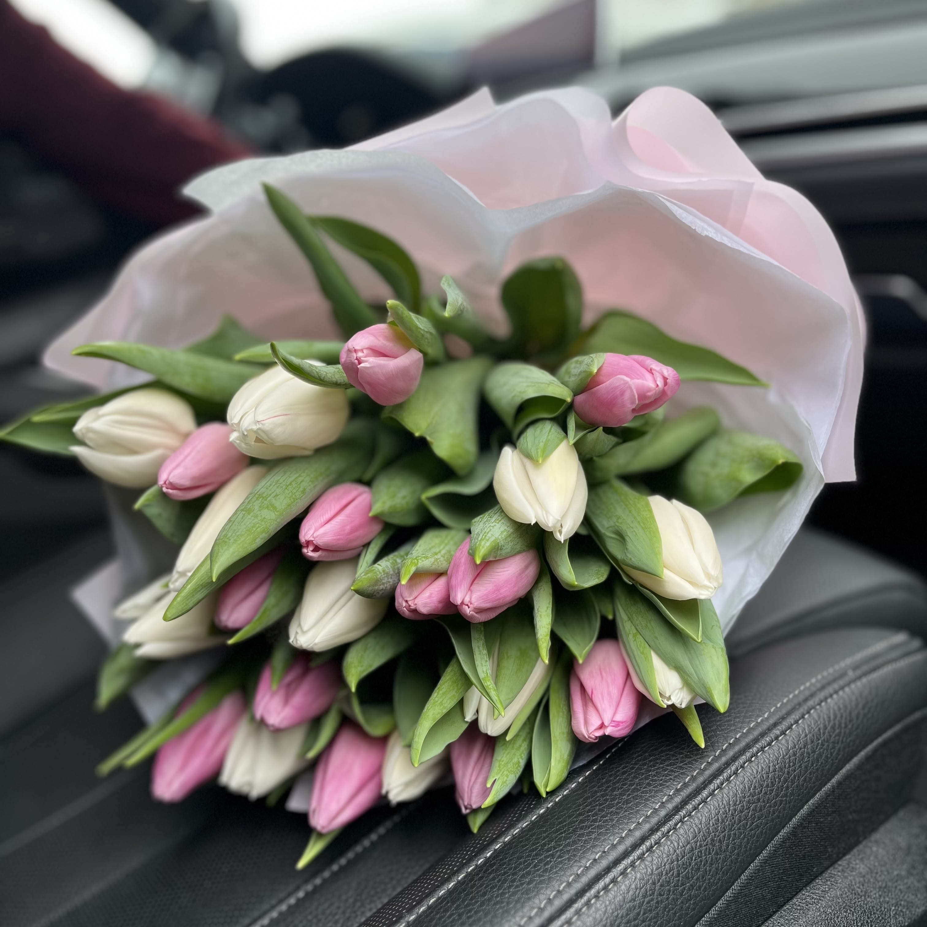 Букет тюльпанов "Порыв чувств" 25 шт.