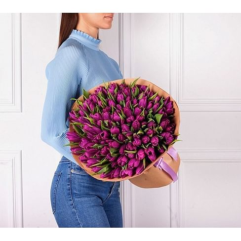 Букет тюльпанов "Фиолетовый в крафте" 101 шт.