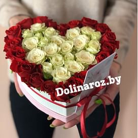 Коробка с кустовыми розами «Сердце»