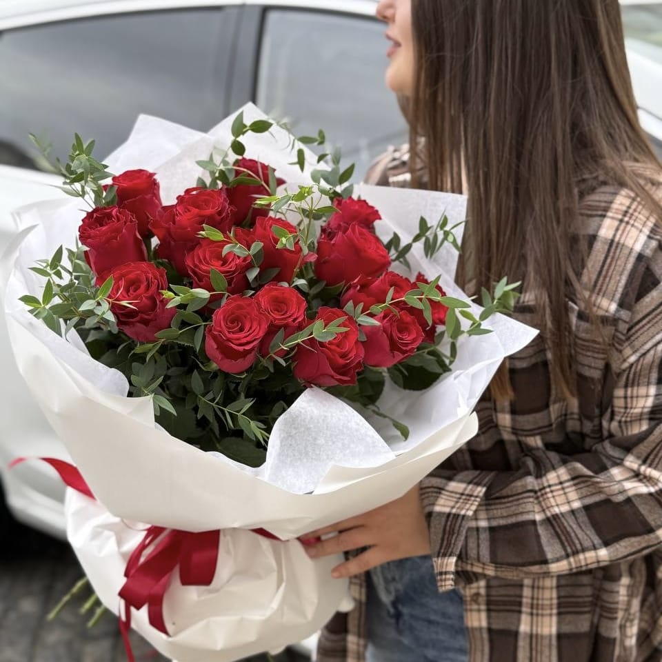 Букет роз "Аленький цветочек" 15 роз