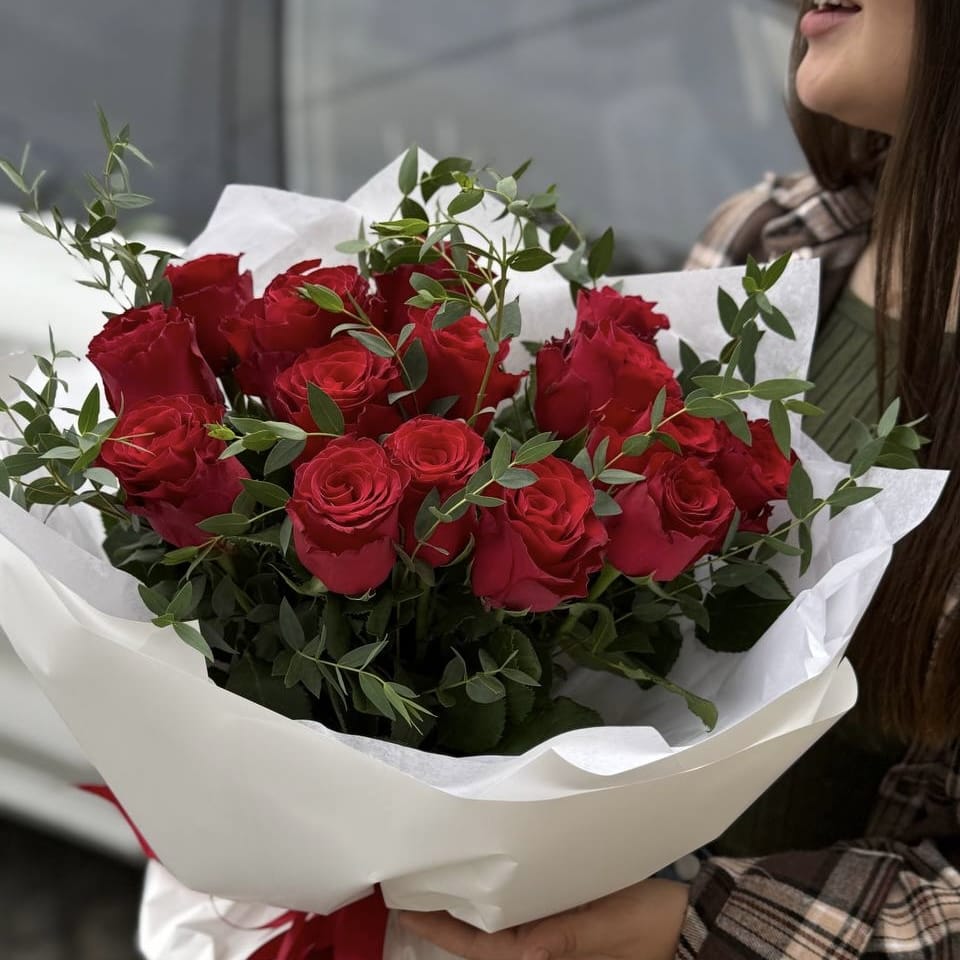 Букет роз "Аленький цветочек" 15 роз