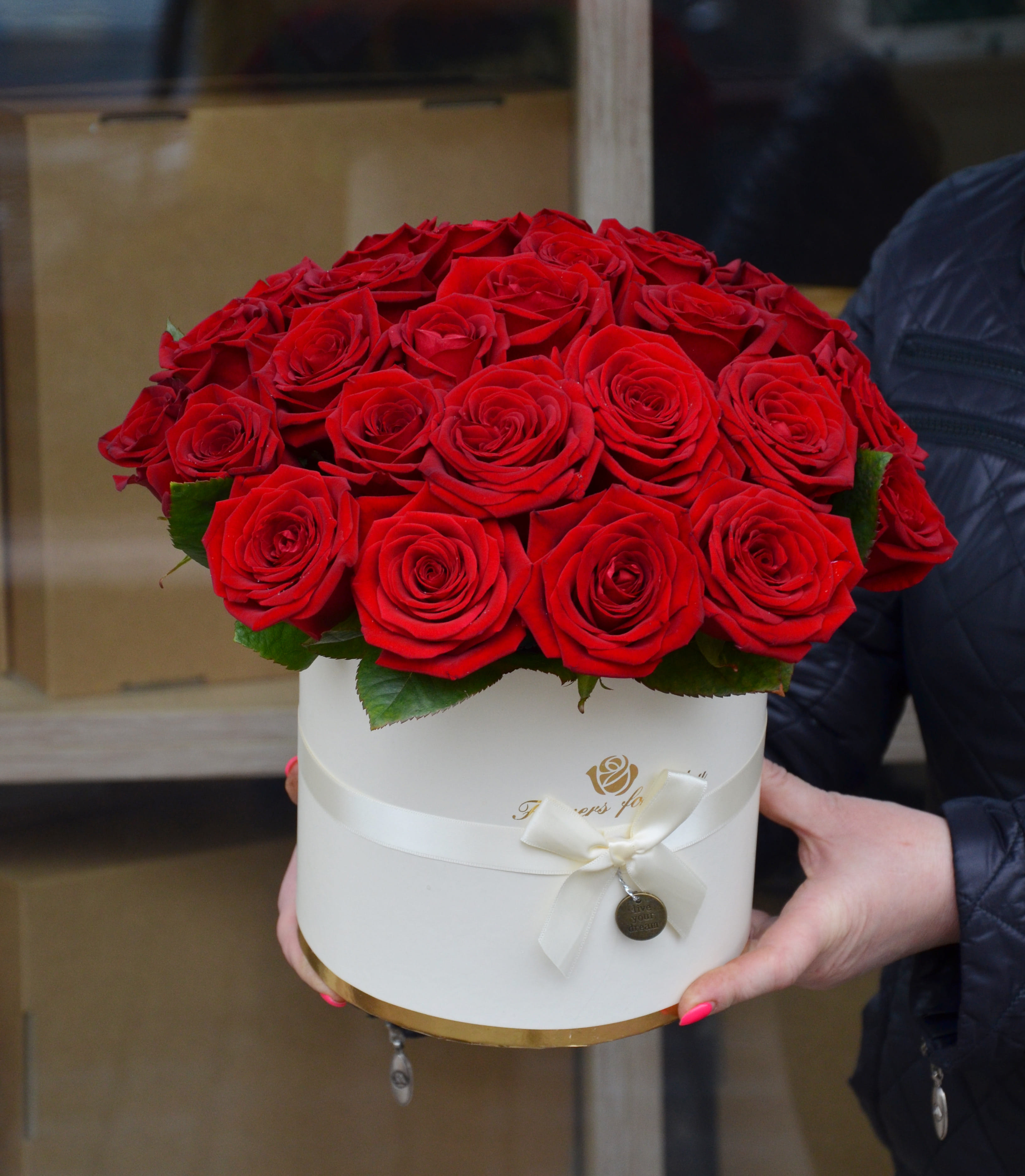 Цветы в коробке "Красная" 27 роз