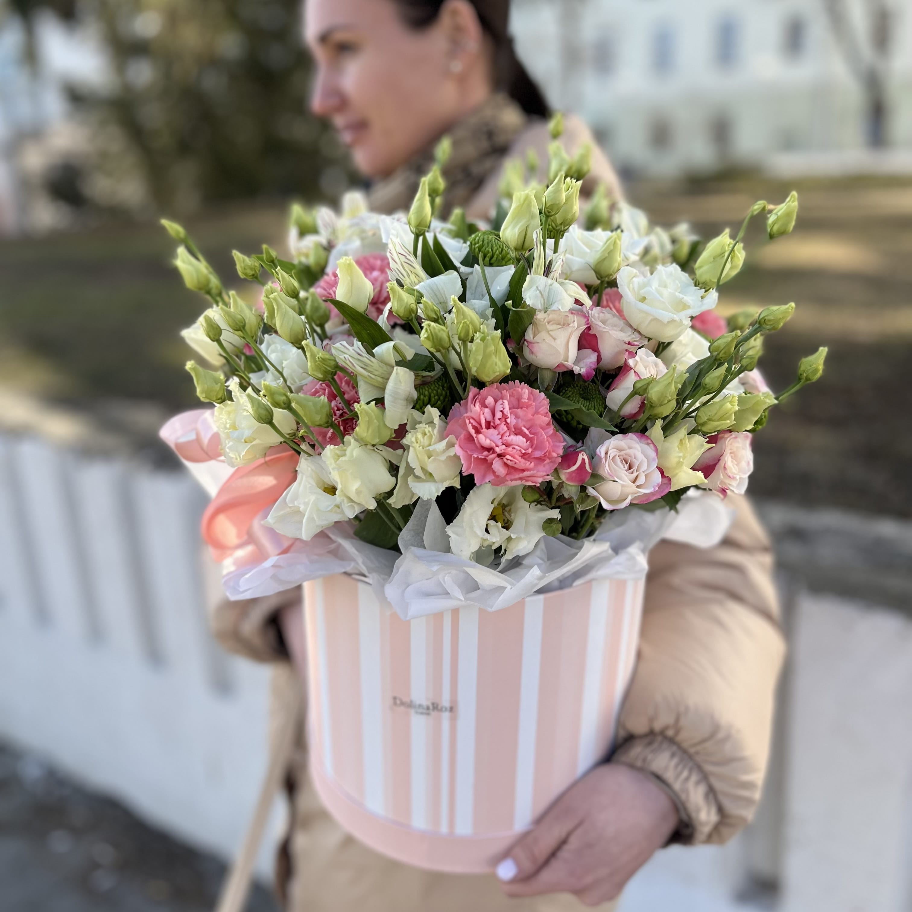 Цветы в коробке "Сочная"