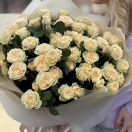 Букет "Моей королеве" 15 шт. Кустовые розы