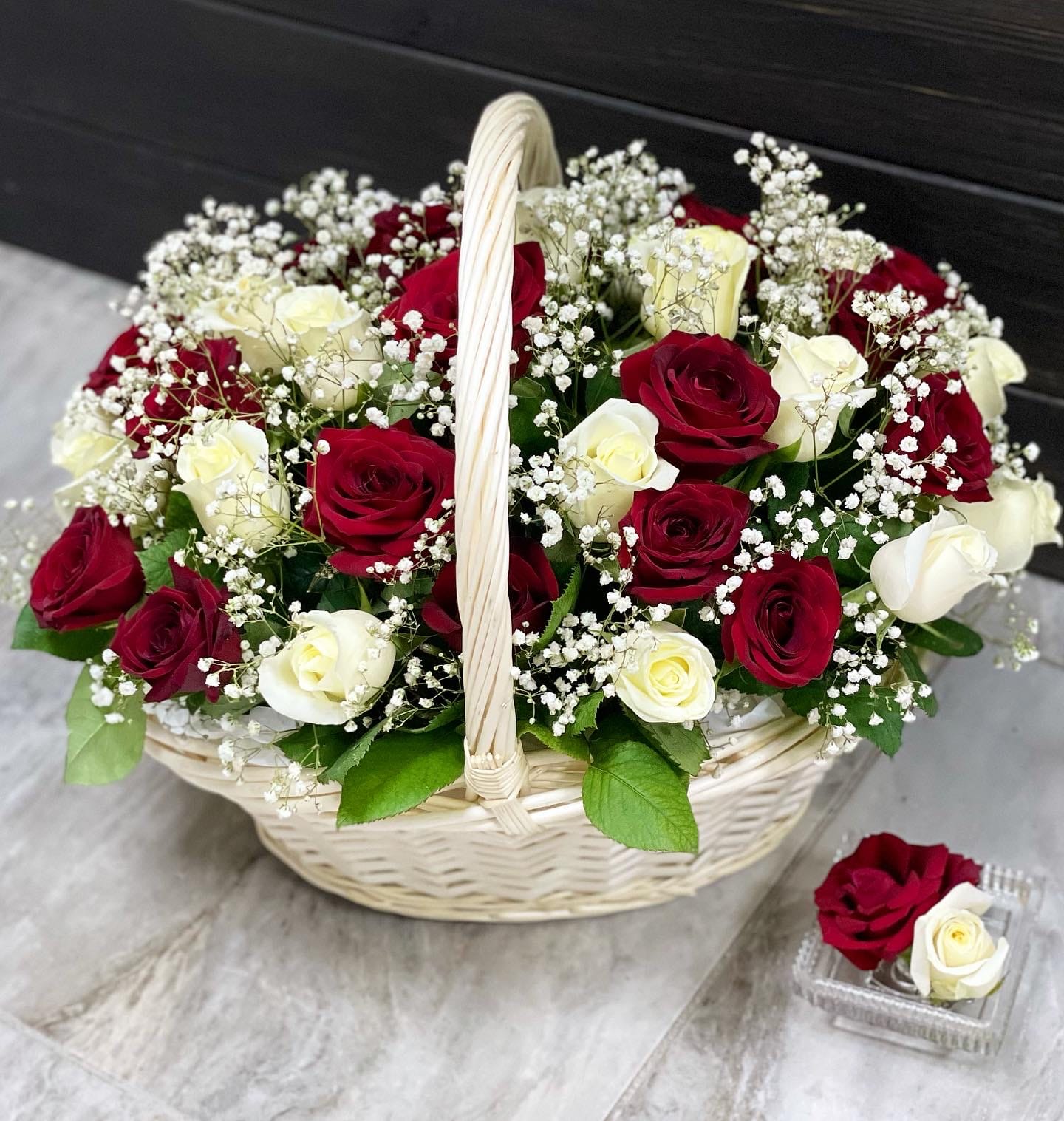Цветы в корзине "Симфония"