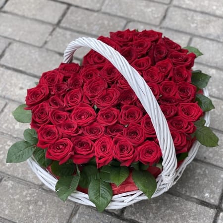 Корзина роз "Страсть и Любовь" 51 роза