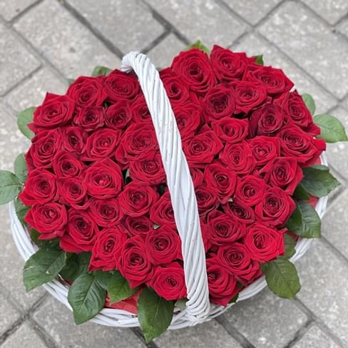 Корзина роз "Страсть и Любовь" 51 роза