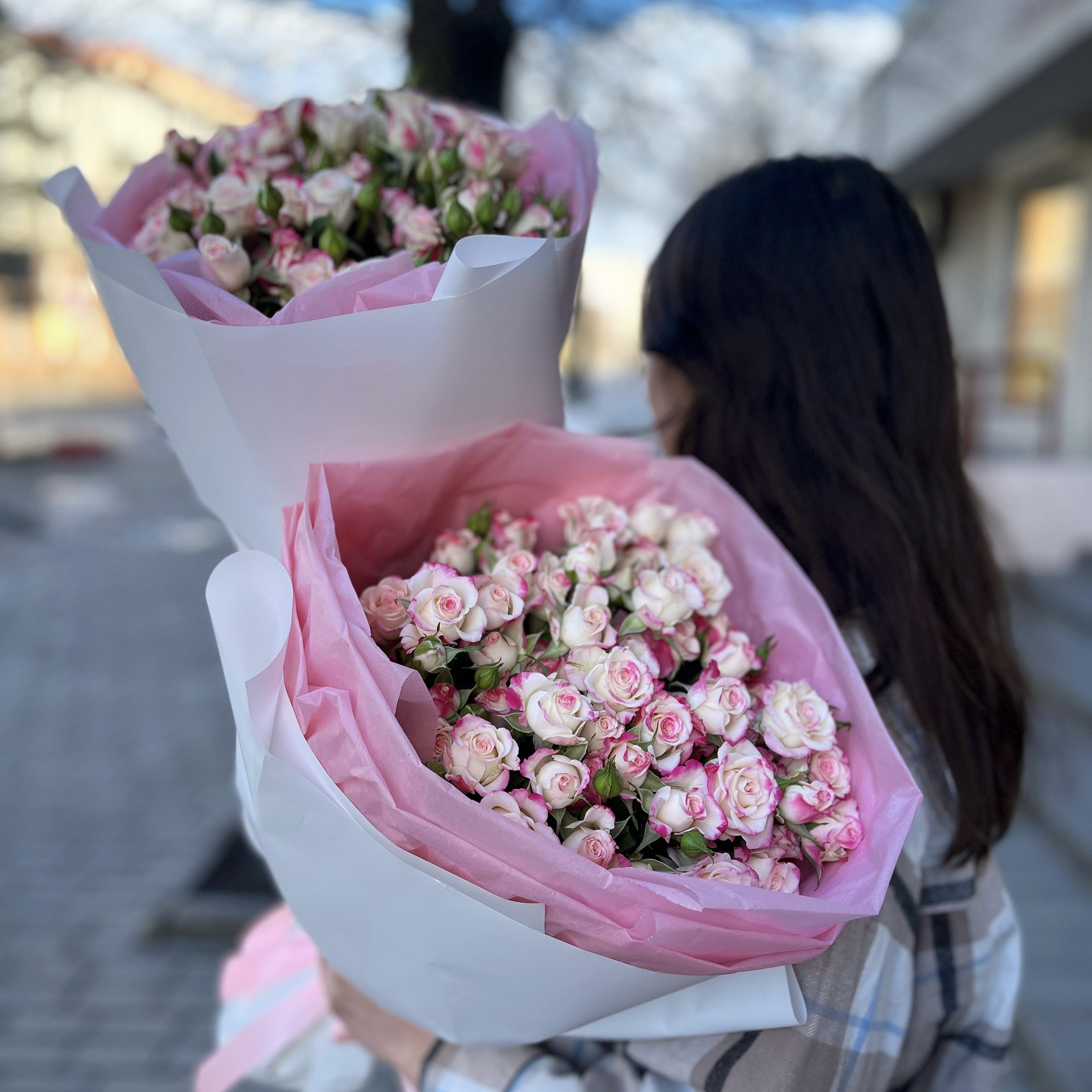 Букет «Рефлекс» 7 шт. Кустовые розы