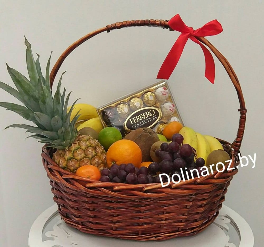 Корзина с фруктами и сладостями №3