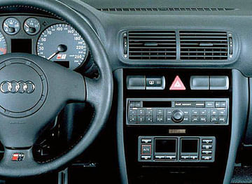 Переходная рамка INCAR RAU3-00 (Audi A3, A6, Seat Toledo)