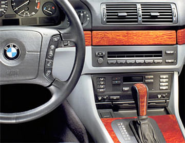 Переходная рамка INCAR RBW5A (BMW E39 95+ 1DIN с карманом)
