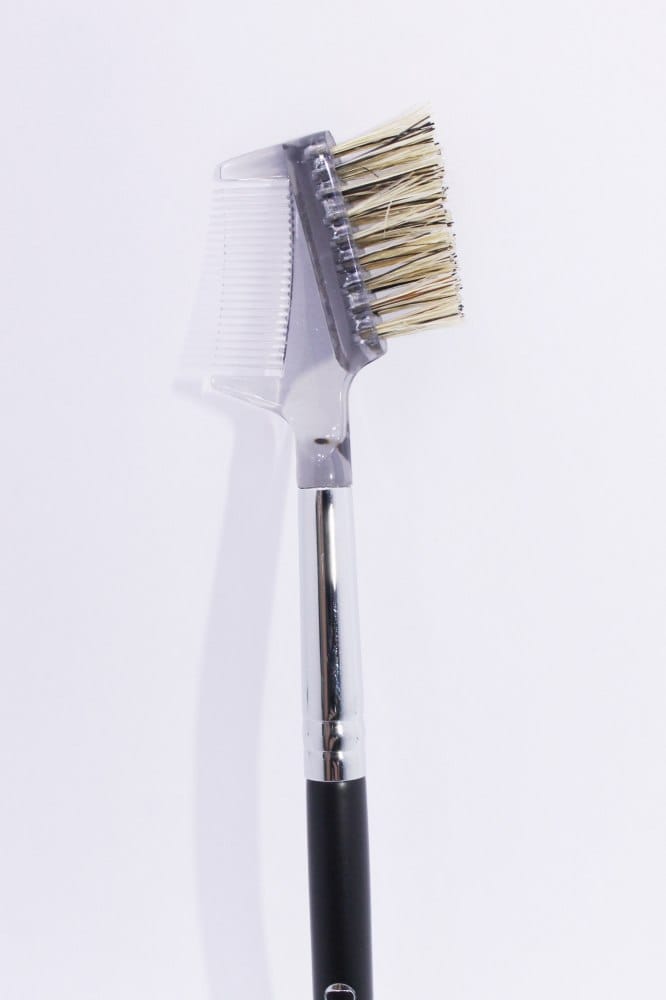 Щёточка-расчёска для бровей CC Brow Lucas Cosmetics D18