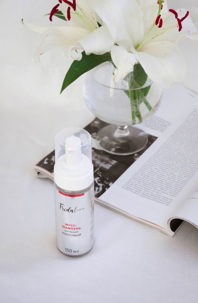 Мусс-Шампунь для бровей и ресниц Кокосовый Frida Line 150ml