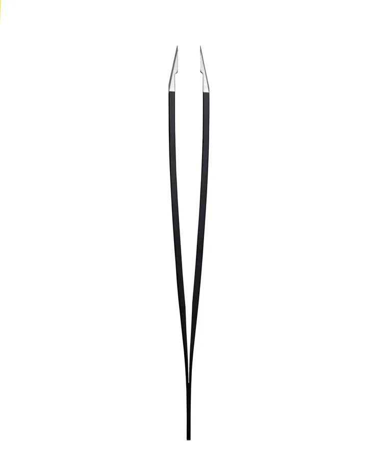 Пинцет для бровей скошенный ручная заточка Frei Aviver Black