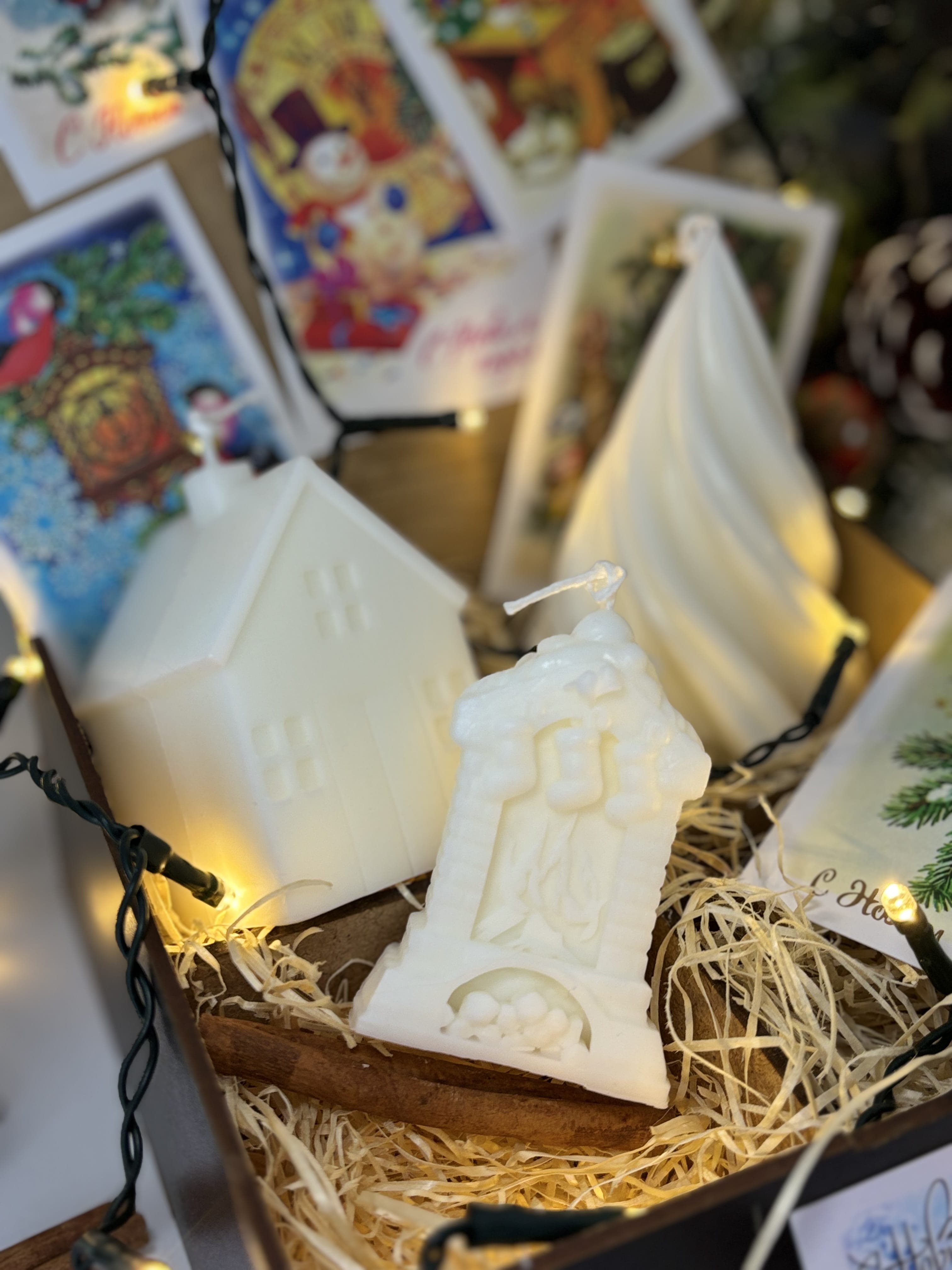 Свеча новогодняя Камин