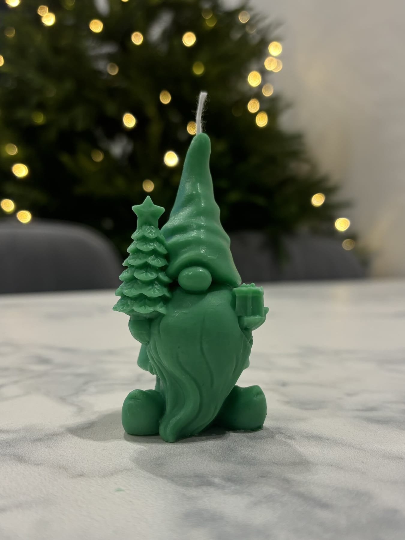 Свеча новогодняя Гном с елкой