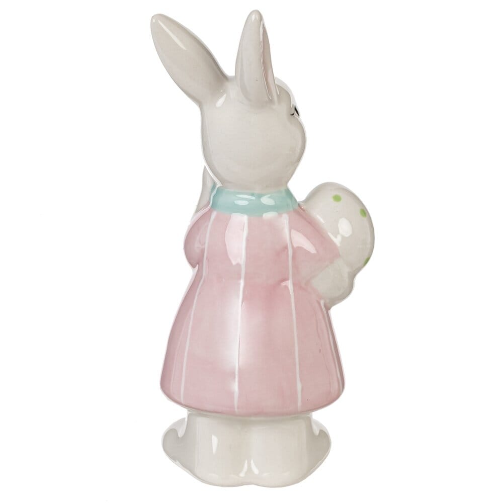 Крольчиха с яйцом