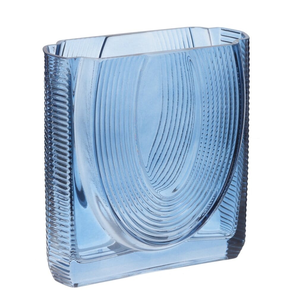 Ваза из голубого стекла.