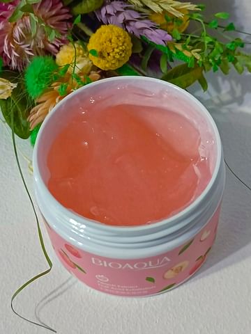 Пилинг-скатка для лица и тела с экстрактом персика Peach Fruit Acid Exfoliating Cream 140 гр Bioaqua
