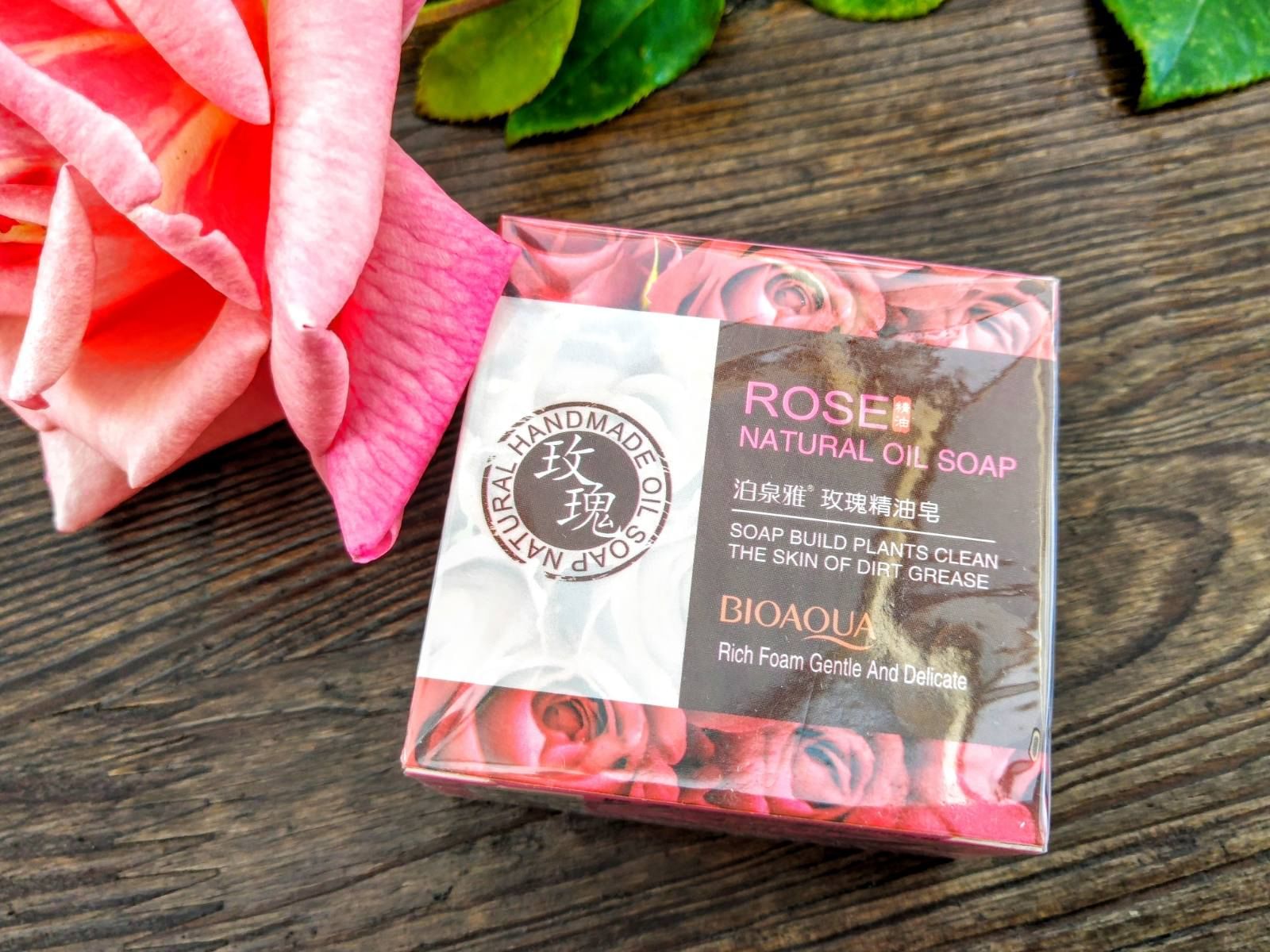 Натуральное мыло ручной работы с маслом розы,100 гр. Bioaqua