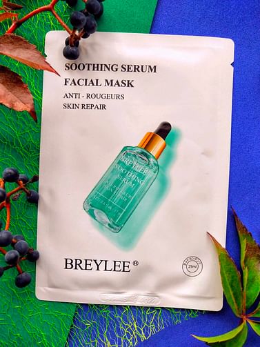 Восстанавливающая и увлажняющая тканевая маска с ухаживающей сывороткой для чувствительной кожи, склонной к покраснениям, 25 мл. BREYLEE