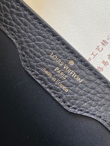 Capucines 31cm Louis Vuitton M23332.1