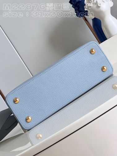 Capucines 31cm Louis Vuitton M22876