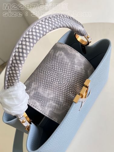 Capucines 31cm Louis Vuitton M22876