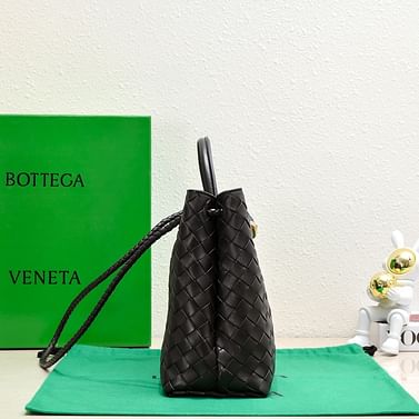 Andiamo Bottega Veneta 8463.299999999999