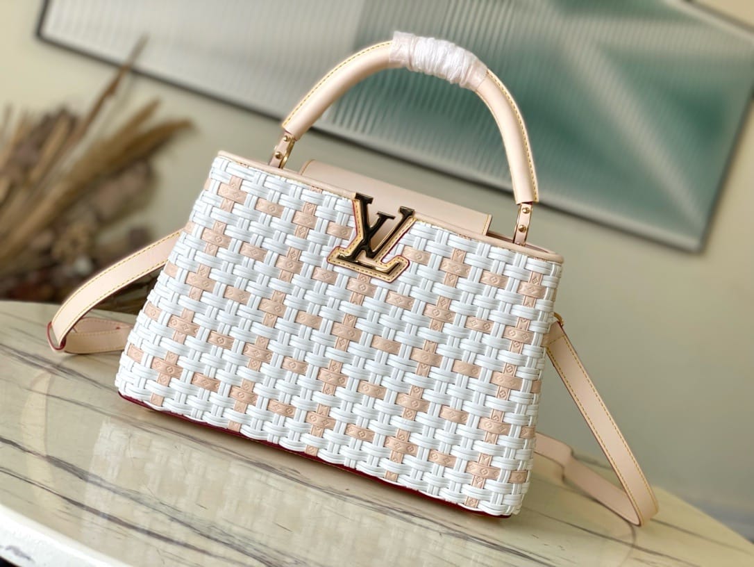 Capucines 31cm Louis Vuitton M23083