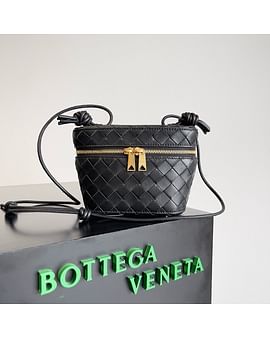 Mini Intrecciato Vanity Case Bottega Veneta 743551.6