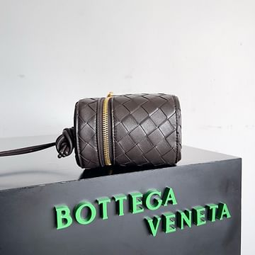 Mini Intrecciato Vanity Case Bottega Veneta 743551.1