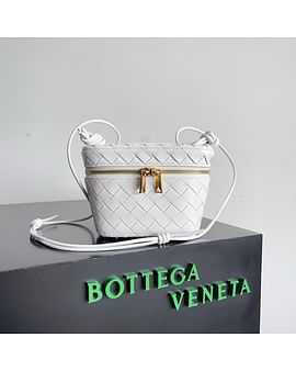 Mini Intrecciato Vanity Case Bottega Veneta 743551