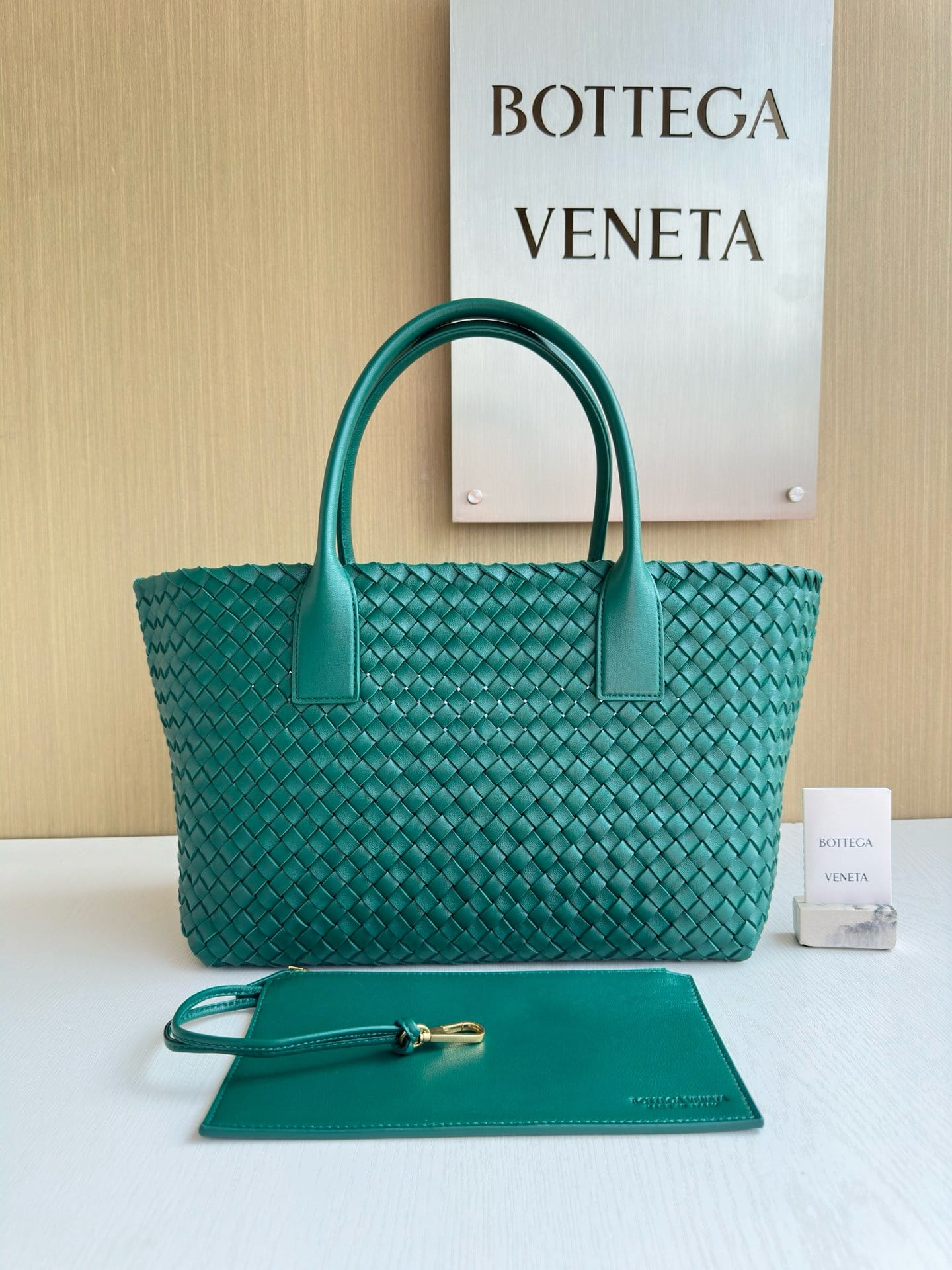 Cabat 48cm Bottega Veneta 608810.14