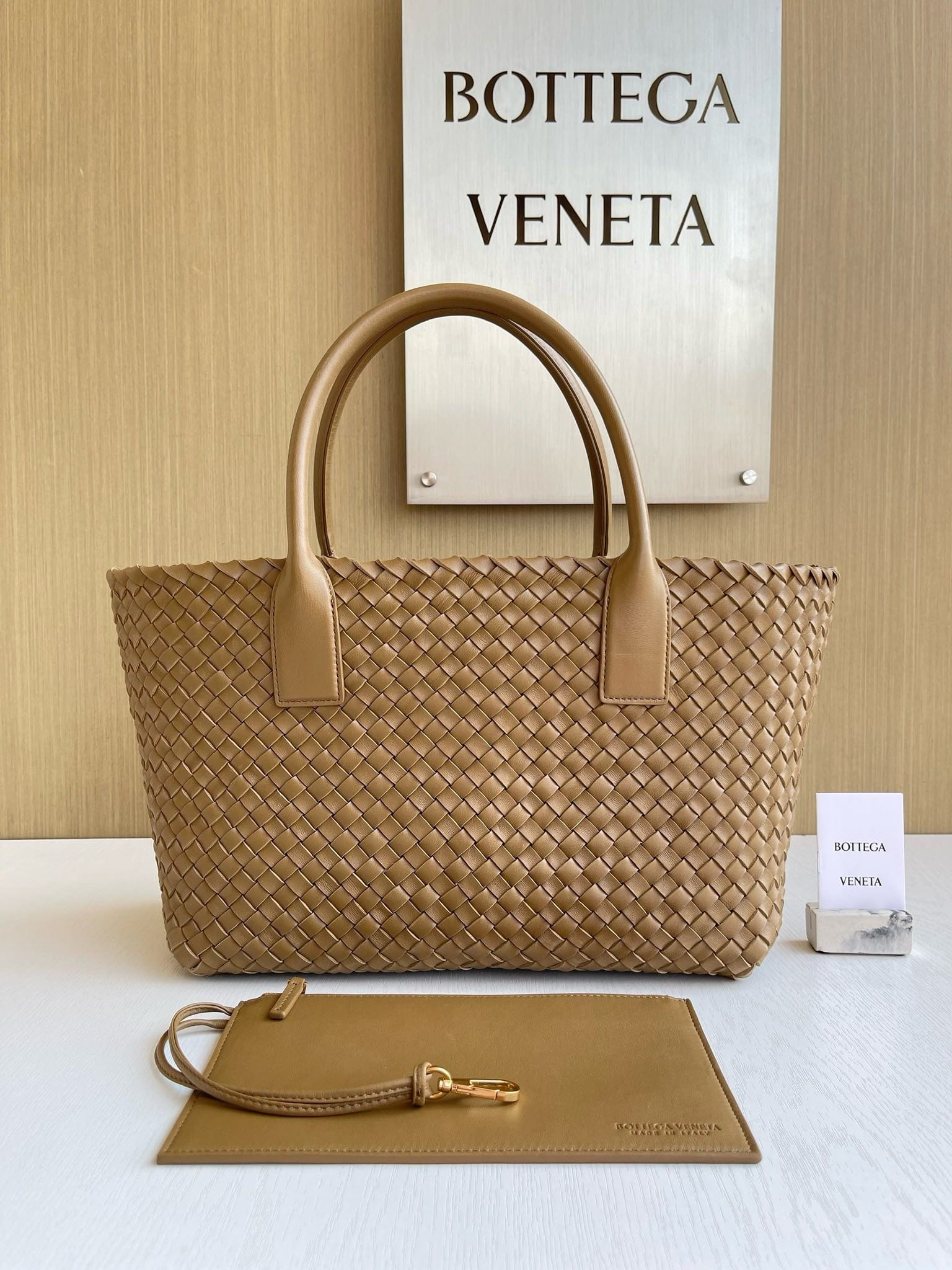 Cabat 48cm Bottega Veneta 608810.2