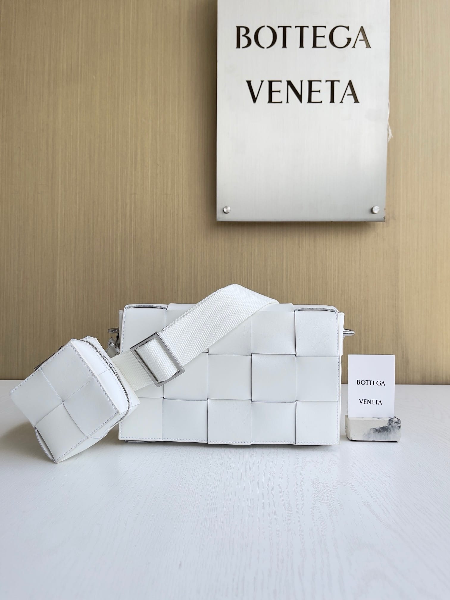 Cassette 23ss Bottega Veneta 741777.6