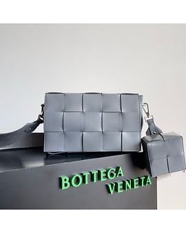 Cassette Bottega Veneta 741777.2
