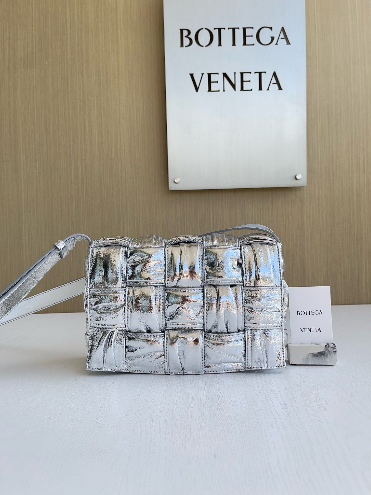 Cassette 25cm Bottega Veneta 717089.6