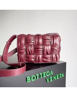 Cassette Bottega Veneta 717089.4